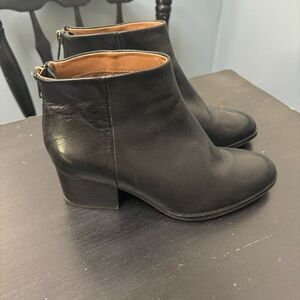 Seychelles Leather Zip Back Ankle Booties Black Anthropologie Size 6